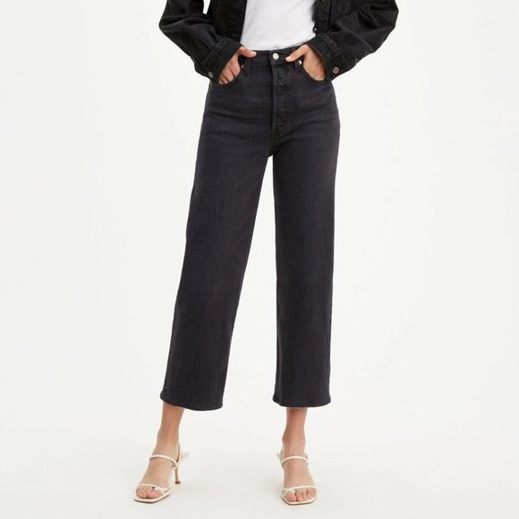 Levi's • Ribcage Straight Ankle Jeans - Picture 2 of 6